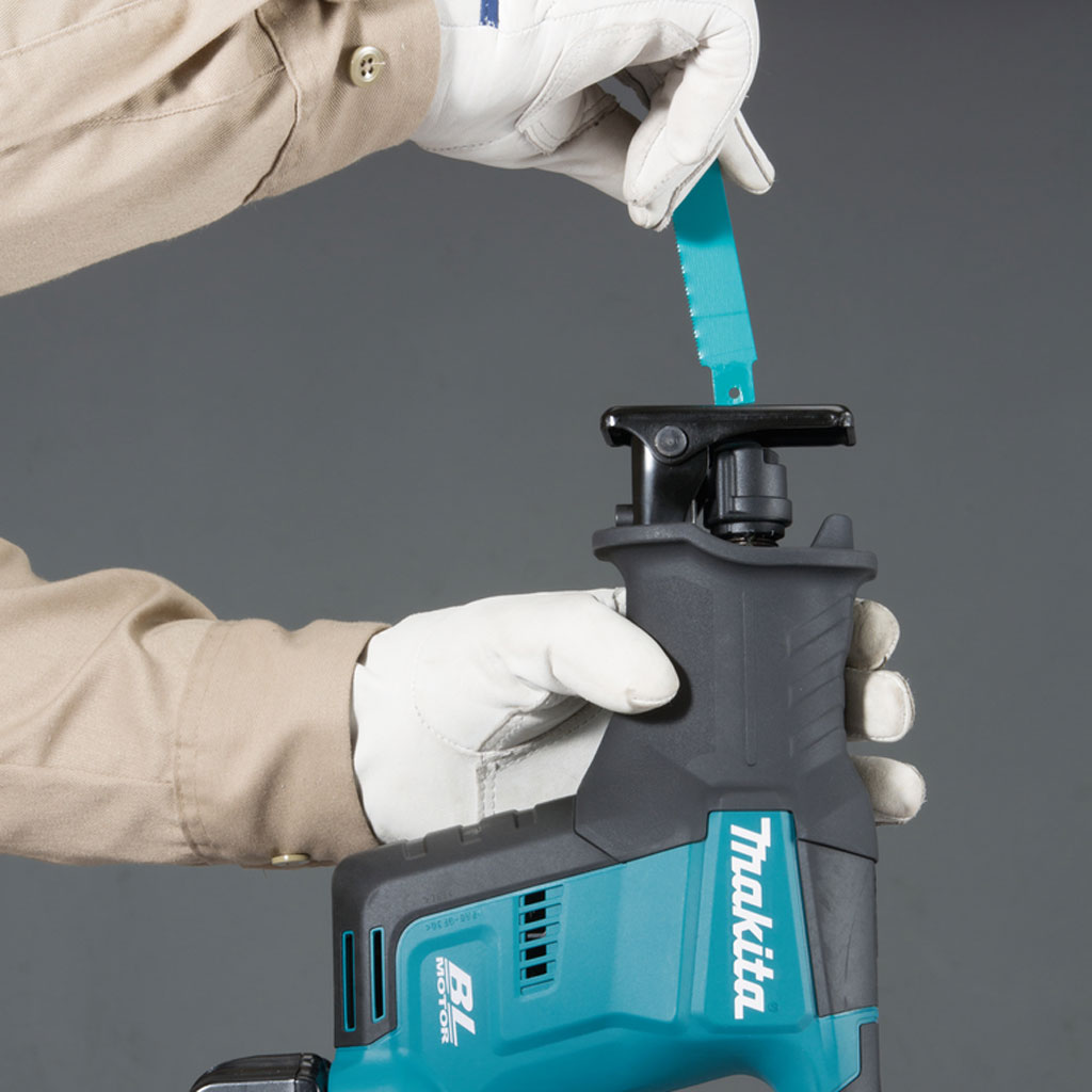 Makita DJR188RTJ Seghetto dritto Compact 18V 3